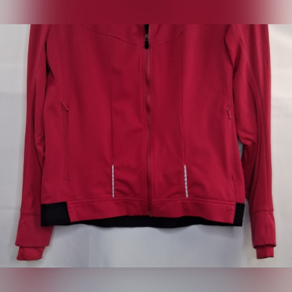 Brooks Women's Cherry Red Activewear Jacket Size M Running Full Zip Gorpcore - Picture 4 of 15
